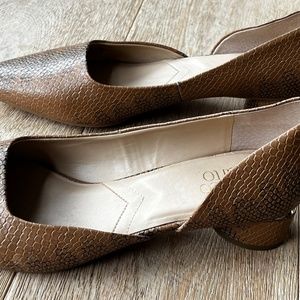 Beige Tan snakeskin Pump